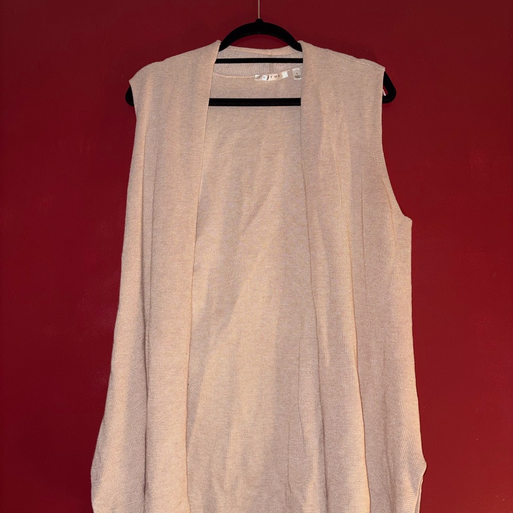 Cyrus Cream Ribbed Knit Sleeveless Vest